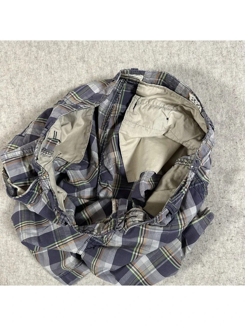 VINTAGE OLD NAVY PLAID CHINO SHORTS 32 Y2K